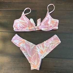Billabong swimsuit set